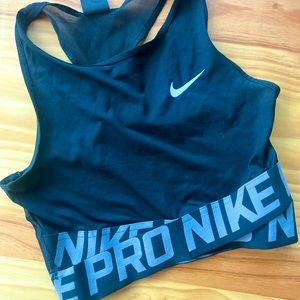 Nike Crop Top